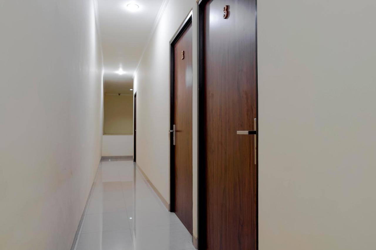 Reddoorz @ Jalan Biak Roxy Jakarta Eksteriør bilde