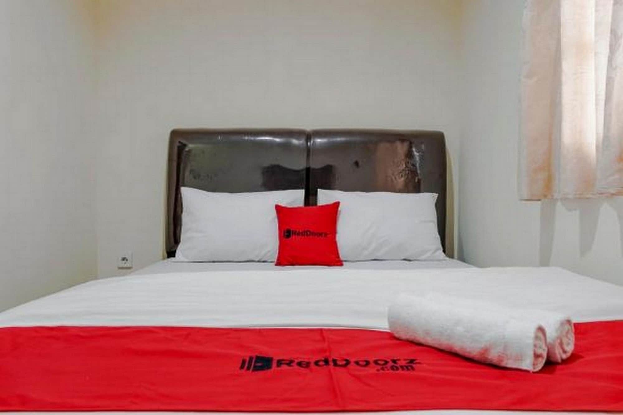 Reddoorz @ Jalan Biak Roxy Jakarta Eksteriør bilde